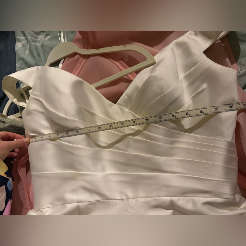 Justin Alexander wedding dress! Sample- not altered!! - Picture 15 of 15